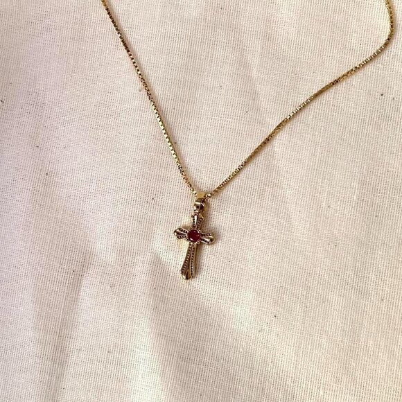 y2k style gold chain link small cross jesus necklace - Picture 3 of 7